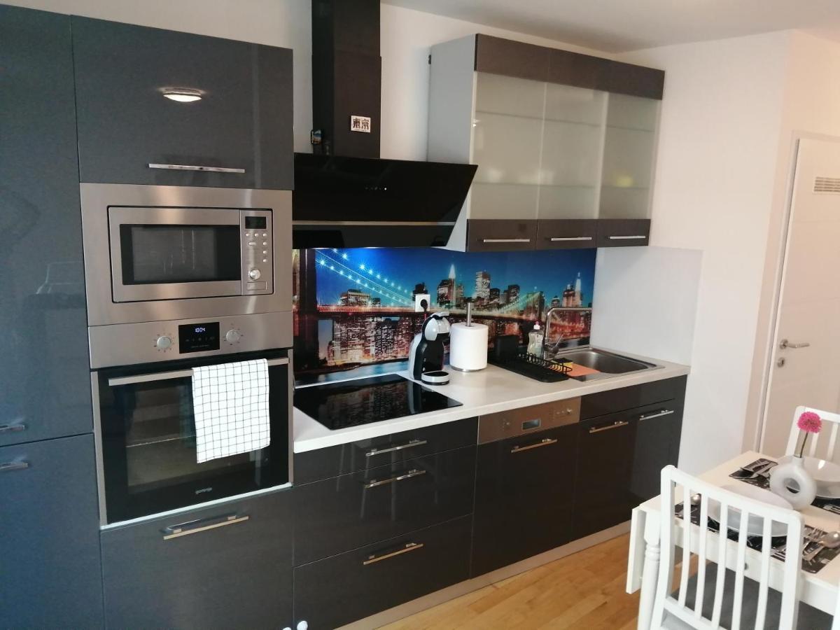 Apartment Tesla Wien Exteriör bild