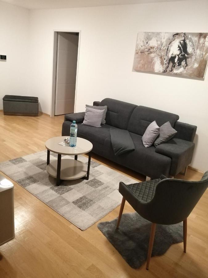 Apartment Tesla Wien Exteriör bild