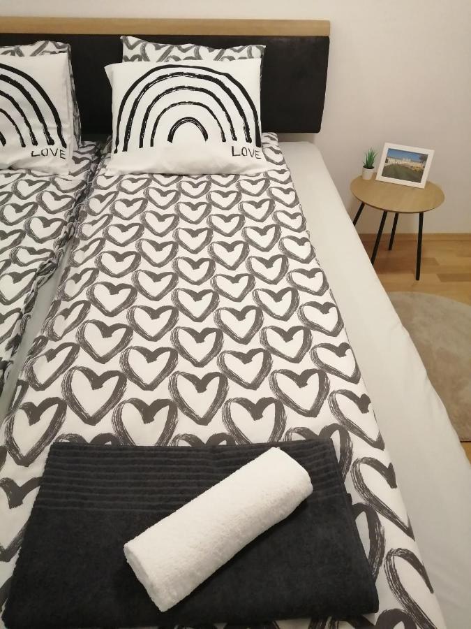 Apartment Tesla Wien Exteriör bild