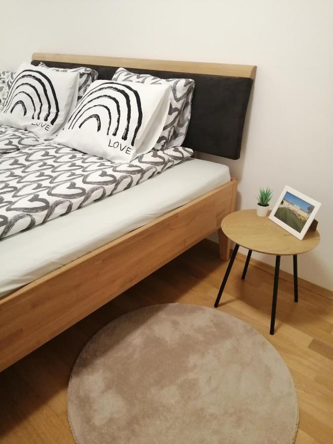 Apartment Tesla Wien Exteriör bild