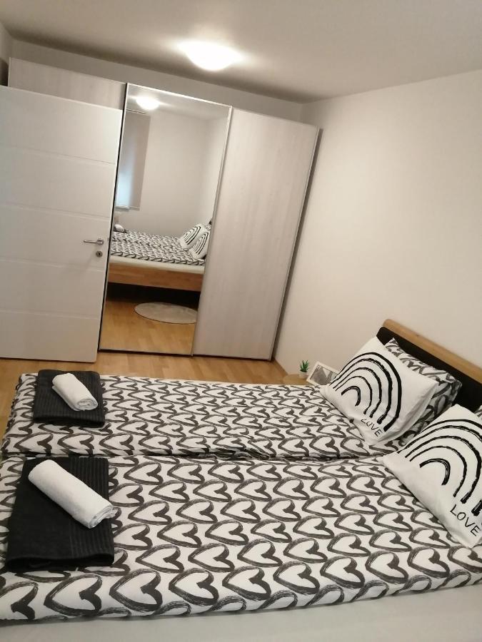 Apartment Tesla Wien Exteriör bild